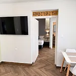 Amfitriti 30meter To Beach, 6min Old Town, 2bd 4pl
