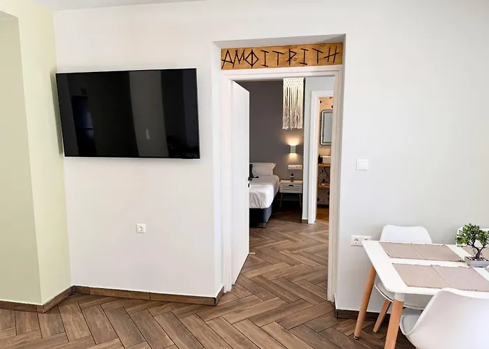 Amfitriti 30meter To Beach, 6min Old Town, 2bd 4pl