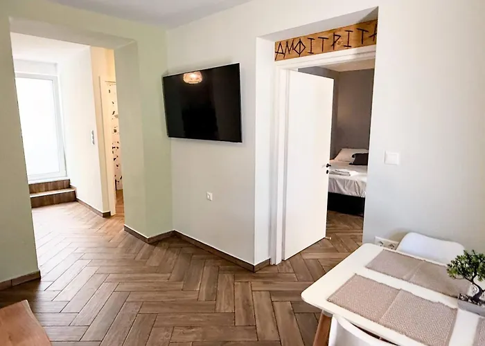 Amfitriti 30meter To Beach, 6min Old Town, 2bd 4pl *